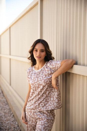 Remera Nina Animal Print Beige